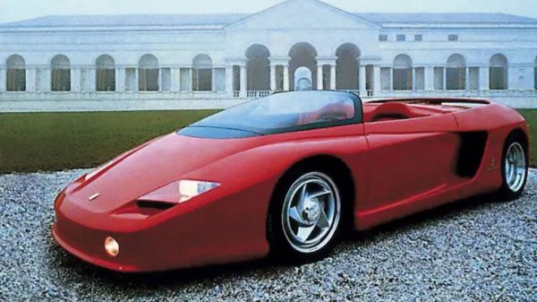 &bdquo;Наскоро преминахме през време на... прекомерен дизайн и визуален шум- Има толкова много коли наоколо и всички производители се конкурират в един и същи сегмент. Трябва да крещиш, за да бъдеш забелязан. Надявам се на обрат в тенденцията, към нещо по-просто и по-чисто. Това е, което бих искал да направя&ldquo;, добавя дизайнерът.
